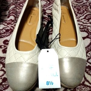 Time and Tru women's flats with quilted design, size 8 1/2, cream and silver